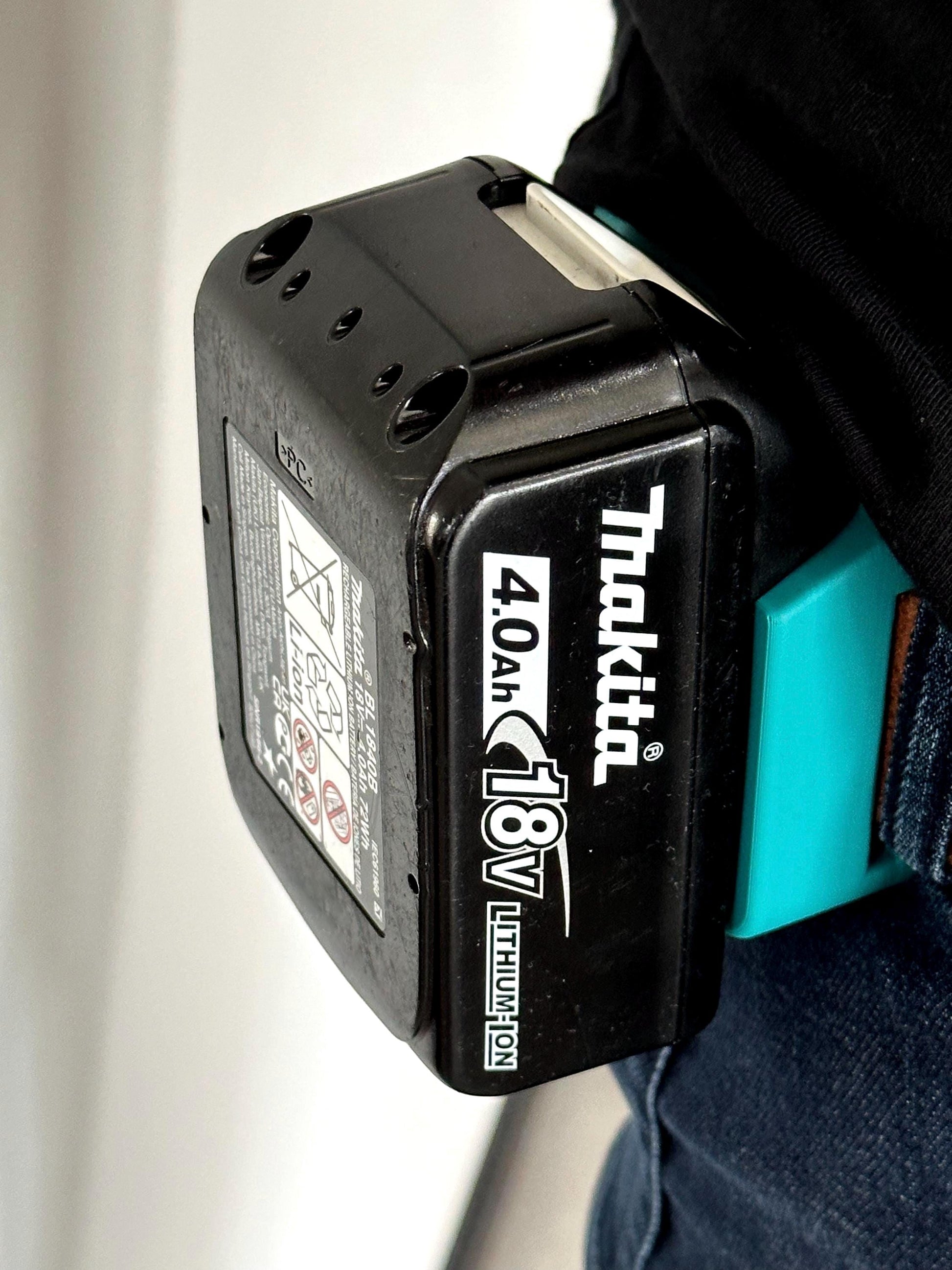 Akkuhalterung für den Gürtel - MAKITA 18V & 14,4V | Akkuhalterung | Halter | Befestigung | Gürtelhalterung | Gürtelcllip